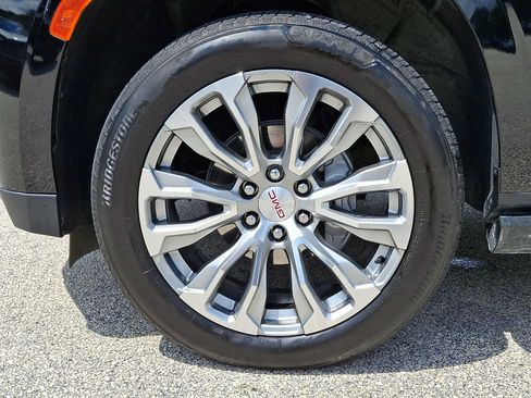Used 2024 GMC Yukon Denali AWD/4WD image 10