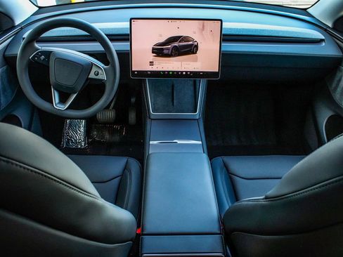 Used 2026 Tesla Model Y Long Range image 35