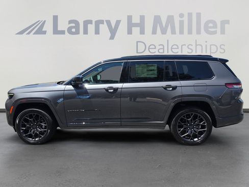 New 2026 Jeep Grand Cherokee L Summit w/ Obsidian Package AWD/4WD image 2