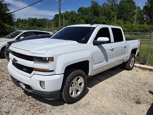 Used 2018 Chevrolet Silverado 1500 LT w/ All Star Edition AWD/4WD image 4