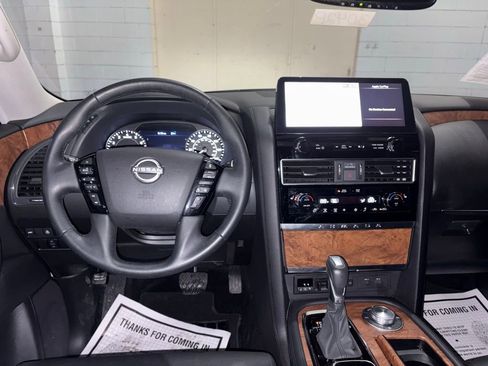 Used 2024 Nissan Armada SL w/ Captain's Chairs Package image 28