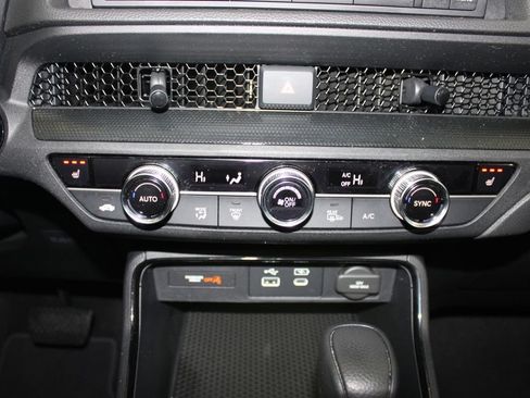 Used 2025 Honda CR-V EX image 15