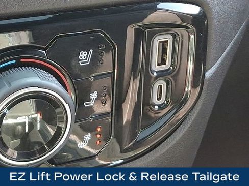 Used 2025 Chevrolet Silverado 1500 High Country w/ High Country Premium Package AWD/4WD image 17
