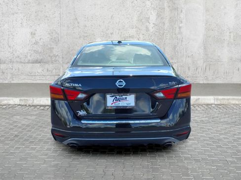 Used 2022 Nissan Altima 2.5 SR FWD image 9