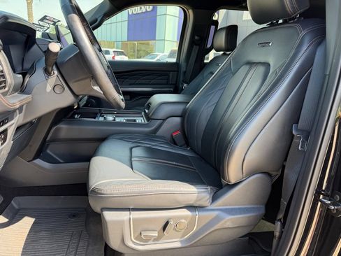 Used 2023 Ford Expedition Platinum RWD image 9