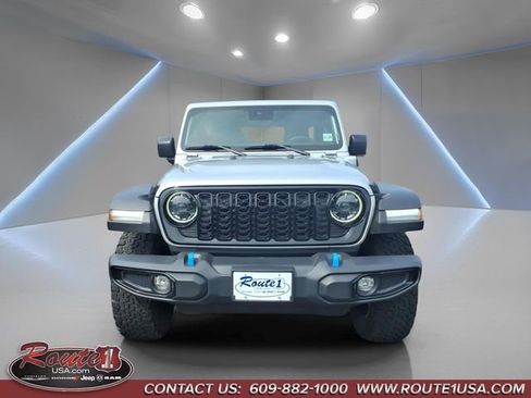 Used 2024 Jeep Wrangler Unlimited AWD/4WD image 9