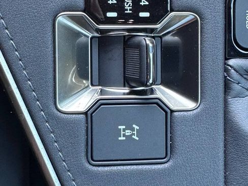 Used 2025 Lexus GX 550 w/ Accessory Package (31) AWD/4WD image 26