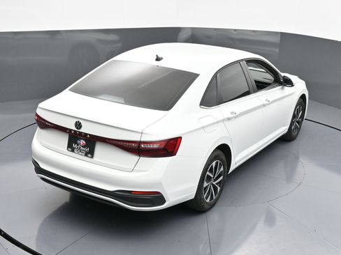 Used 2025 Volkswagen Jetta S image 33