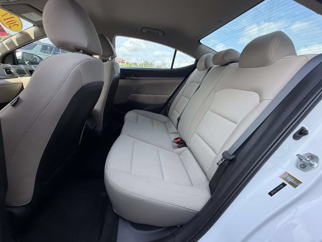 Used 2017 Hyundai Elantra SE FWD image 9