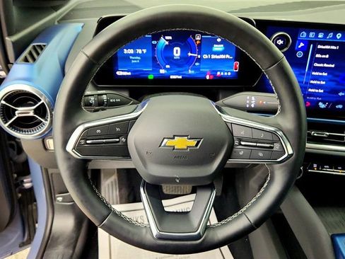 Used 2024 Chevrolet Equinox EV LT FWD image 13