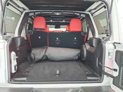 Used 2024 Jeep Wrangler Unlimited Rubicon w/ Technology Group image 47