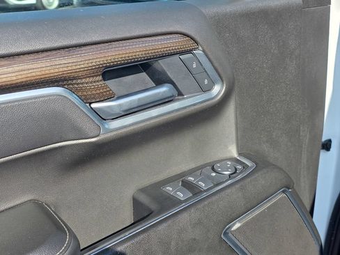 Used 2025 Chevrolet Silverado 1500 LT RWD image 14