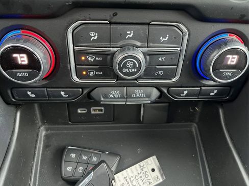 Used 2022 Chevrolet Suburban RST image 29