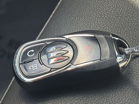 Used 2025 Buick Envista Sport Touring FWD image 21