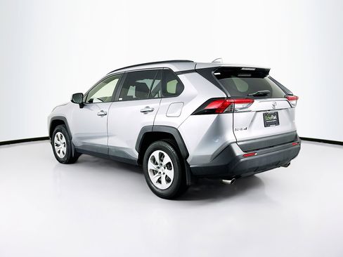 Used 2019 Toyota RAV4 LE image 5
