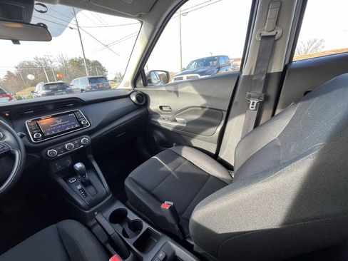 Used 2023 Nissan Kicks S image 14