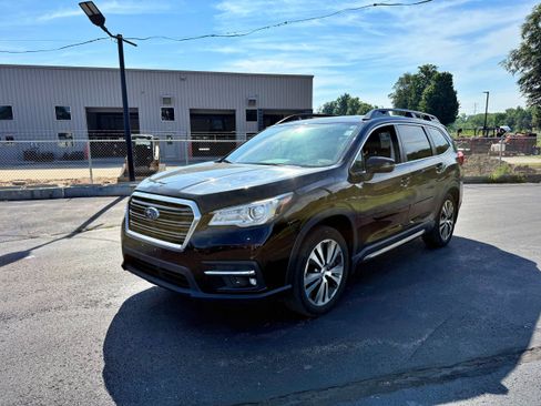 Used 2022 Subaru Ascent Limited w/ Technology Package AWD/4WD image 5
