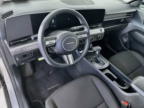 Used 2025 Hyundai Kona SE FWD image 27