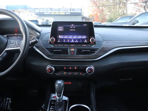 Used 2023 Nissan Altima 2.5 SV image 19