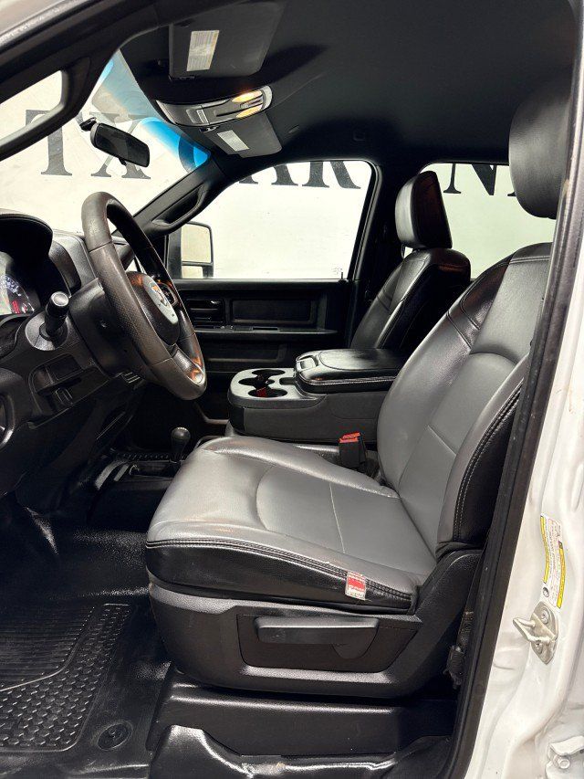Used 2024 RAM 2500 Tradesman w/ Chrome Appearance Group AWD/4WD image 22