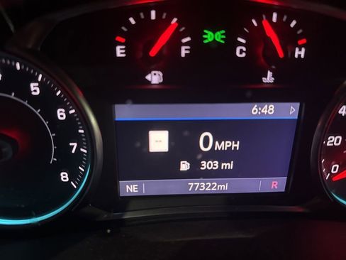 Used 2020 Chevrolet Equinox Premier image 17