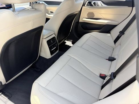 Used 2025 BMW i4 eDrive40 w/ Parking Assistance Package RWD image 17