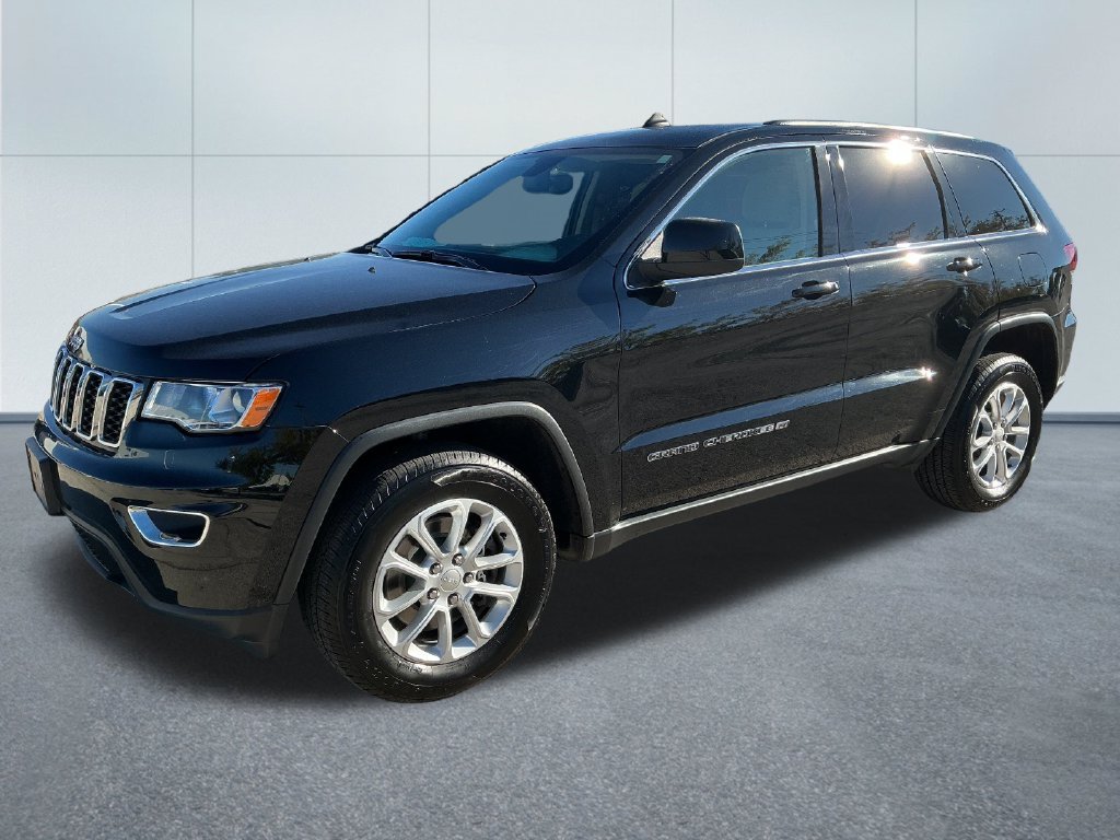 Certified 2022 Jeep Grand Cherokee Laredo E w/ Security & Convenience Group AWD/4WD image 2