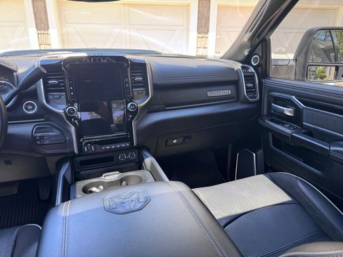Used 2023 RAM 2500 Laramie AWD/4WD image 16