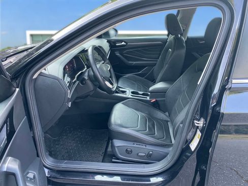 Certified 2022 Volkswagen Jetta SEL FWD image 19