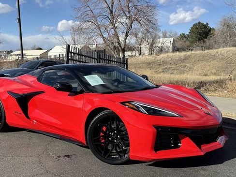 Used 2025 Chevrolet Corvette Z06 RWD image 2