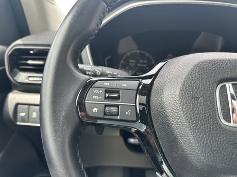 Used 2023 Honda Pilot Touring image 21
