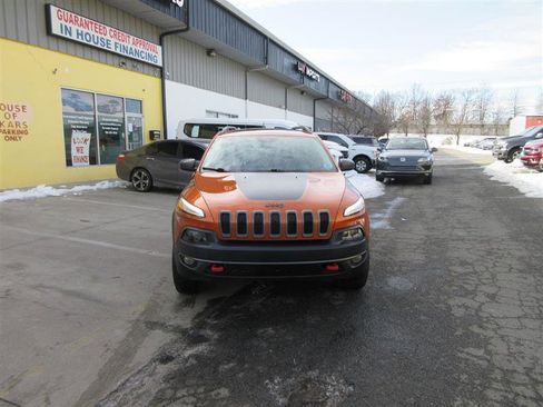 Used 2016 Jeep Cherokee Trailhawk w/ Comfort/Convenience Group image 10