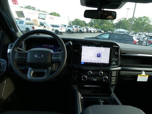 New 2026 Ford F250 Lariat w/ Black Appearance Package AWD/4WD image 16