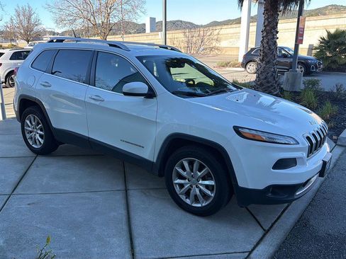 Used 2015 Jeep Cherokee Limited w/ Luxury Group image 5