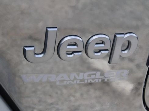 Used 2022 Jeep Wrangler Unlimited Sport AWD/4WD image 8