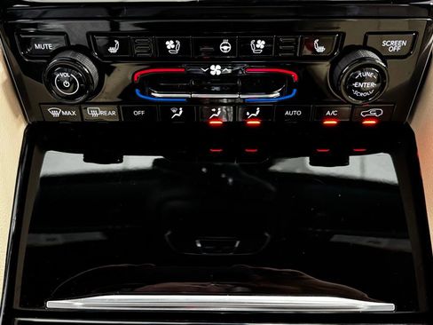 Certified 2023 Jeep Grand Cherokee Limited w/ Luxury Tech Group II RWD image 18