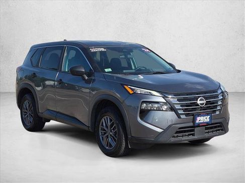 Used 2024 Nissan Rogue S AWD/4WD image 3