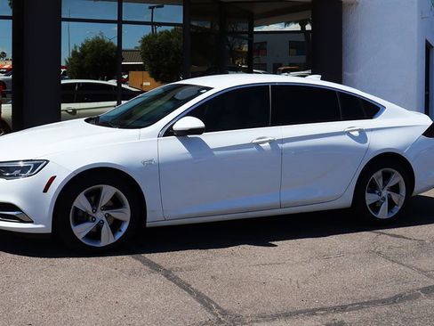 Used 2018 Buick Regal Preferred w/ Sights and Sounds Package image 7