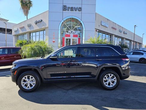 Used 2023 Jeep Grand Cherokee Limited w/ Trailer Tow Prep Group (B) image 4