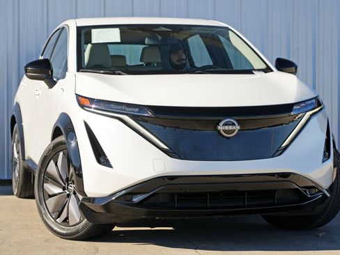 Used 2024 Nissan Ariya FWD image 2