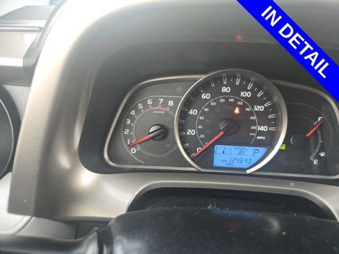 Used 2014 Toyota RAV4 LE AWD/4WD image 9