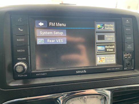 Used 2016 Chrysler Town & Country Touring image 37