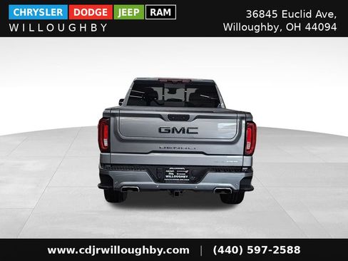Used 2023 GMC Sierra 1500 Denali Ultimate AWD/4WD image 8