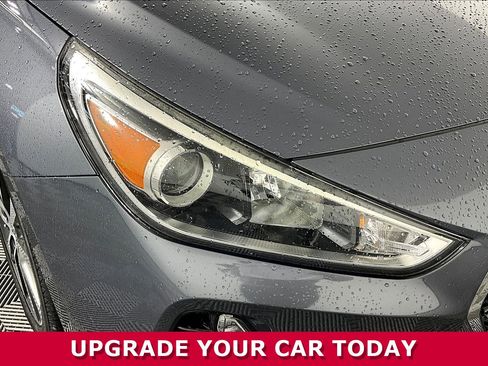 Used 2018 Hyundai Elantra GT image 28