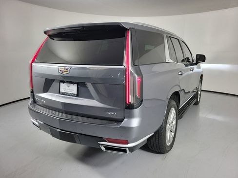 Used 2022 Cadillac Escalade Luxury RWD image 3