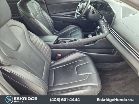 Used 2024 Hyundai Elantra Limited FWD image 15