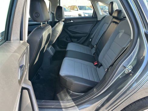 Used 2025 Volkswagen Jetta SE image 27