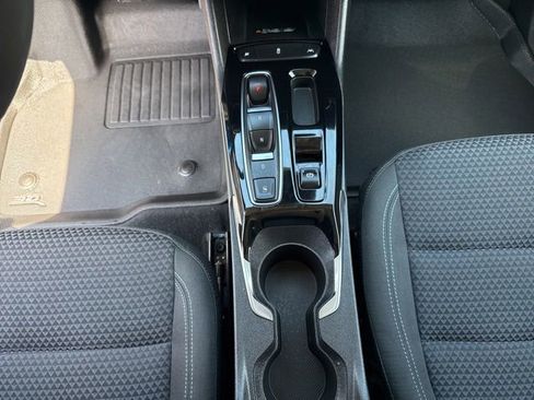 Used 2023 Chevrolet Bolt EUV LT w/ Comfort Package FWD image 17