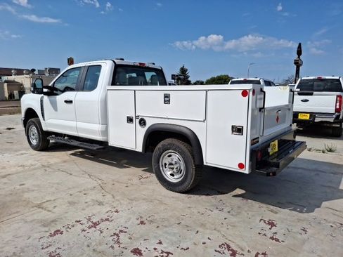 Used 2024 Ford F350 XL w/ Snow Plow Prep Package image 4