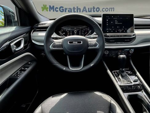 Used 2025 Jeep Compass Limited AWD/4WD image 11